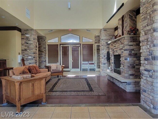 Building Photo - 8250 N Grand Canyon Dr