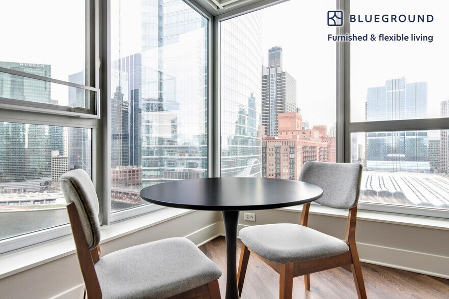 Building Photo - 300 N Canal St