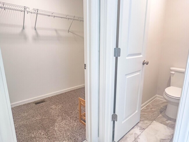 Building Photo - 101 Brighton Landing Dr