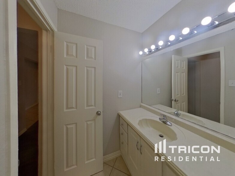 Building Photo - 6056 Birchhill Rd