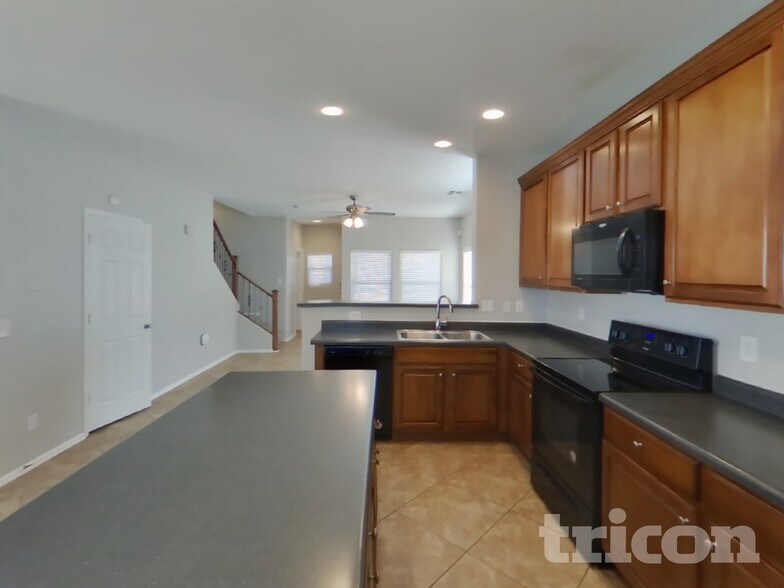 Building Photo - 4912 N 109th Ave