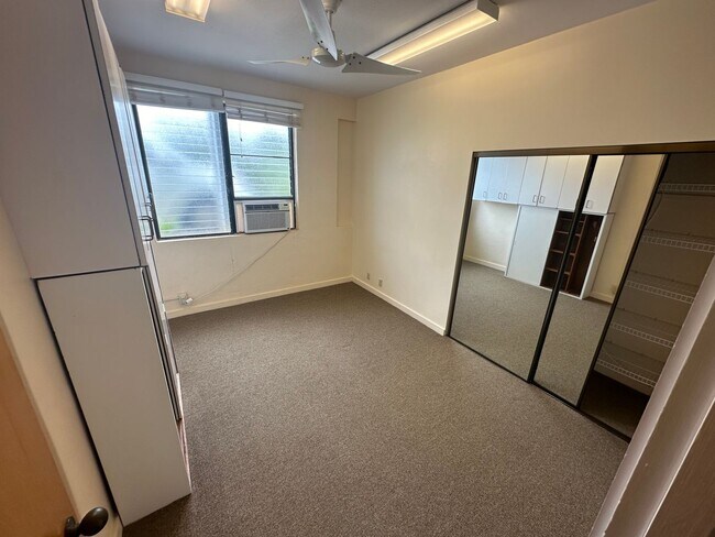 Building Photo - Charming Wilhelmina Rise Home with Stunning Diamond Head & Ocean Views