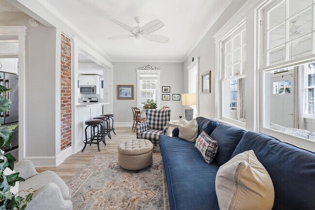 Building Photo - 115 N Sumner Ave