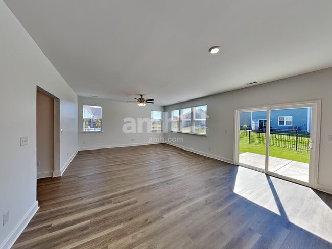 Building Photo - 5307 Trust Dr