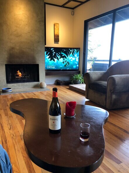 Building Photo - 2005 N Sycamore Ave