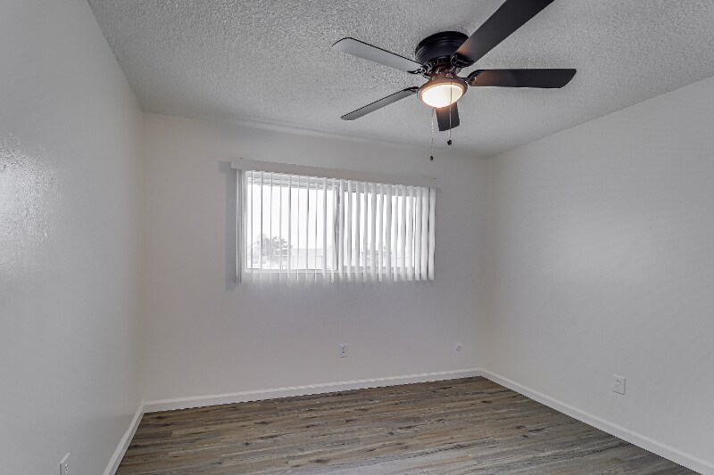 Building Photo - 1001 Mira Loma Dr