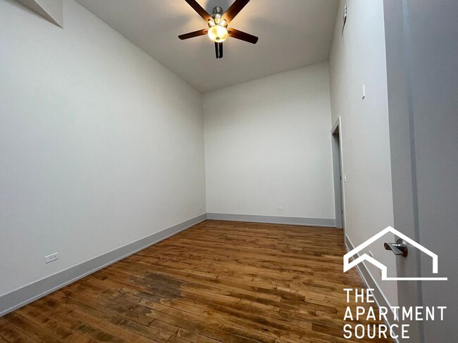 Building Photo - 1432 W 21st St