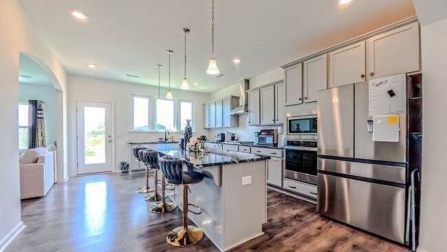 Building Photo - A stylish and modern single-family home wi...