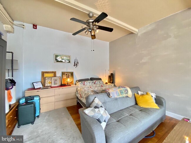 Building Photo - 14-16 W Harvey St