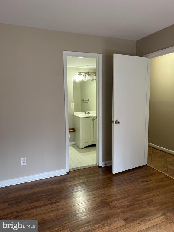 Building Photo - 11623 Vantage Hill Rd