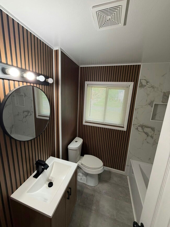 Building Photo - 5013 Silica Dr