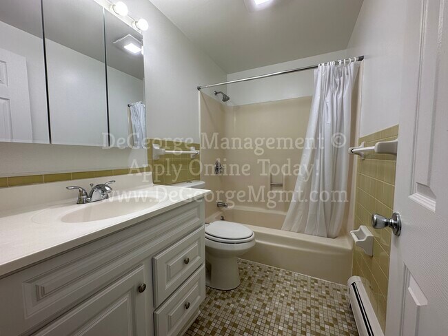 Building Photo - Georgetown Manor Apartments