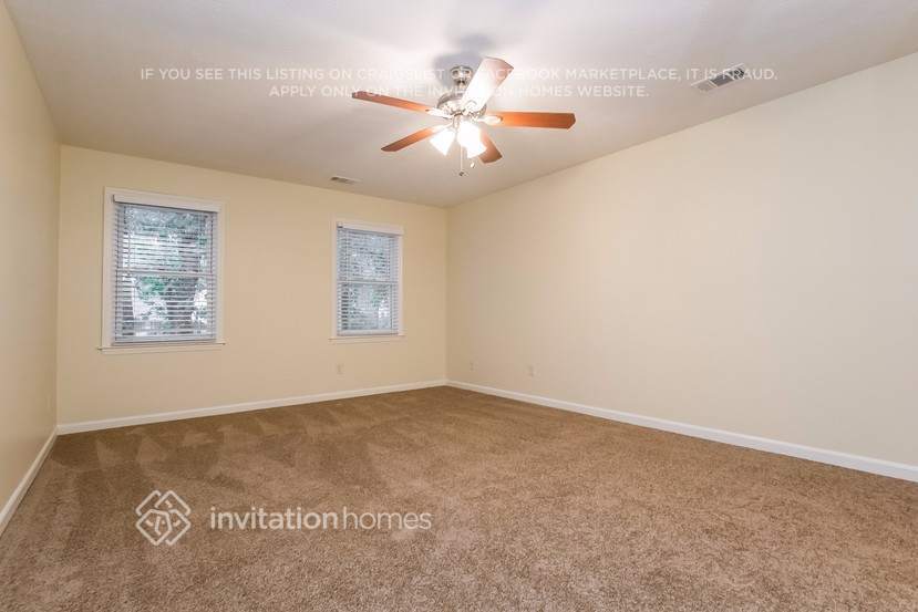 Building Photo - 945 Daisy Ct NW