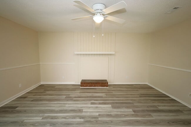 Building Photo - 2820 Kirkwood Cir