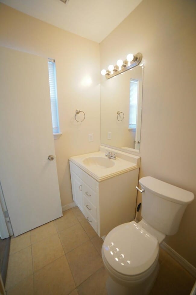 Building Photo - 8609 Kingston Ct