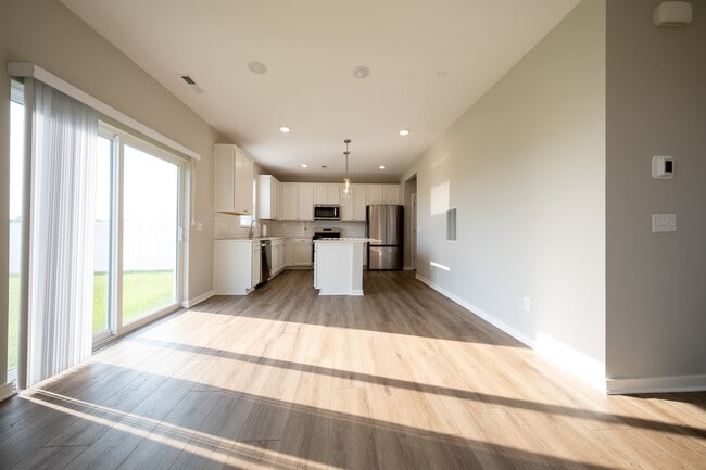 Building Photo - 15083 Athgoe Dr