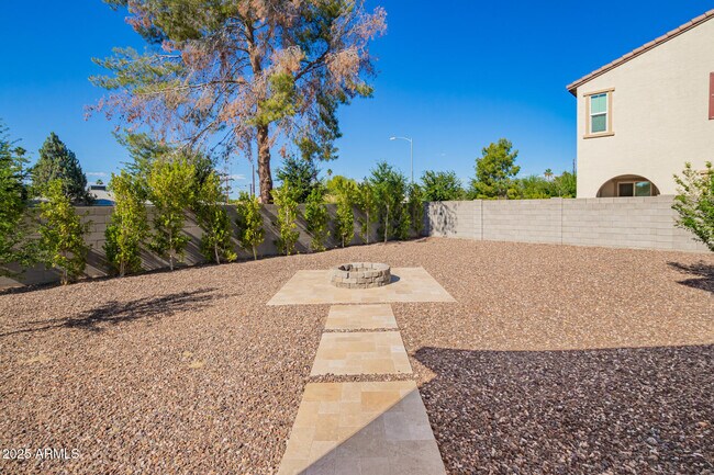 Building Photo - 6556 N 15th Dr