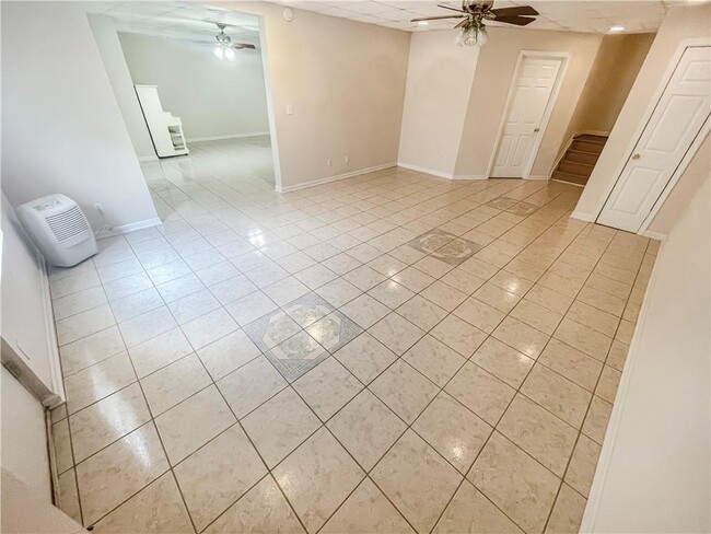 Building Photo - 140 Calborne Ct