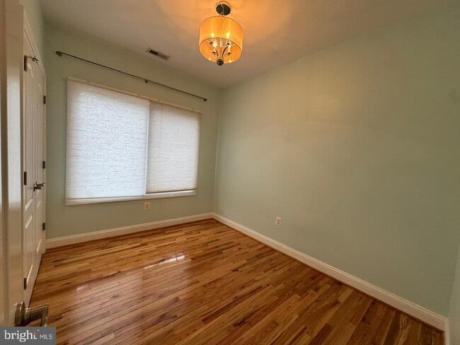 Building Photo - 6158 40 Winks Way