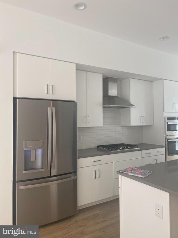 Building Photo - 3208 Birchview Walk