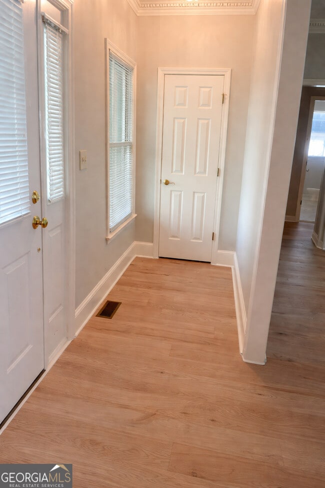 Building Photo - 120 Old Conyers Dr