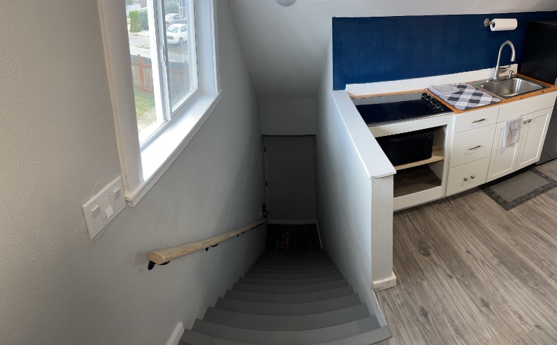 Building Photo - 708 11th Ave W