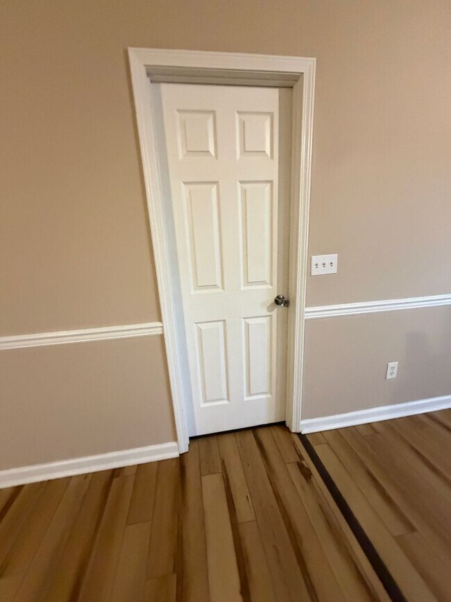 Building Photo - Three Springs Rd. 2188-2190