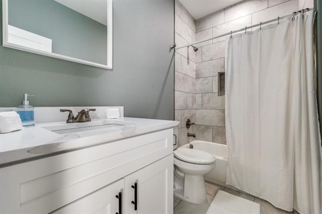 Building Photo - 4707 Barry Ave