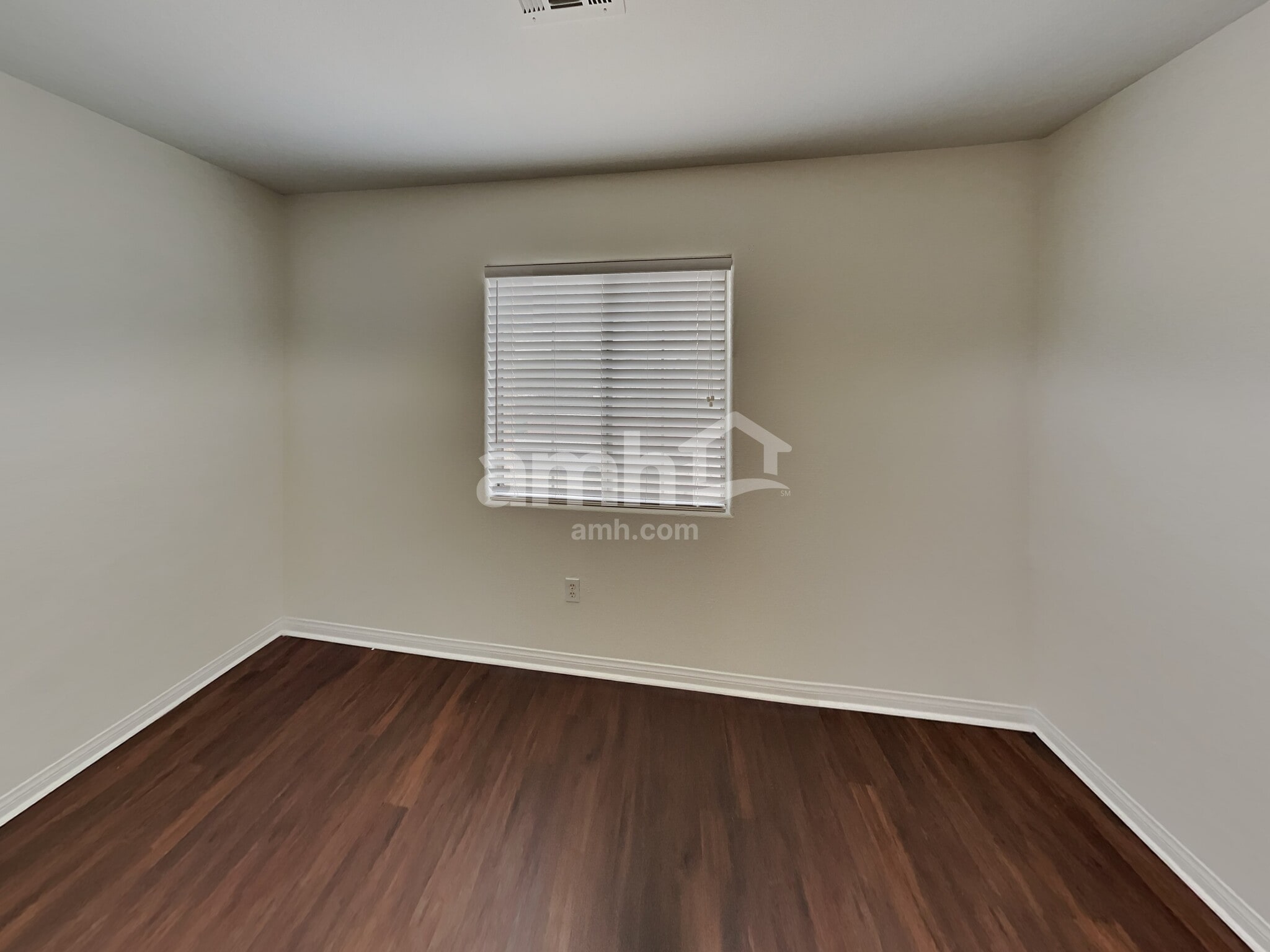 Building Photo - 5283 Railroad River Ave