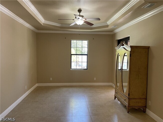 Building Photo - 511 SW 7th Pl