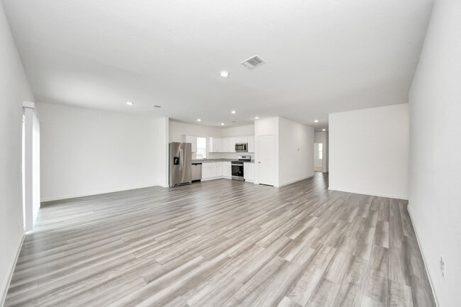 Building Photo - 10306 Valley Vista Dr