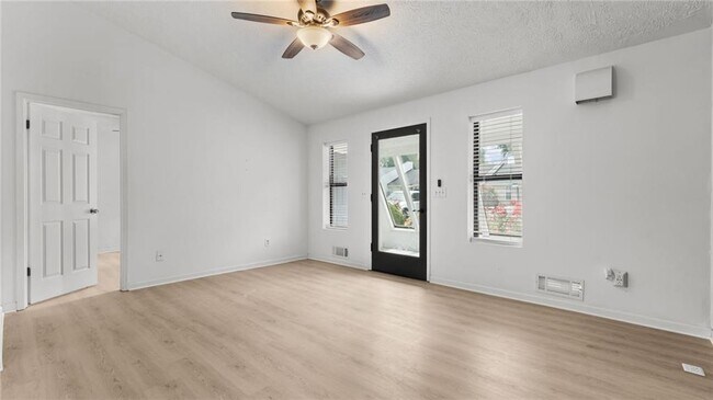 Building Photo - 216 Goshen Ln