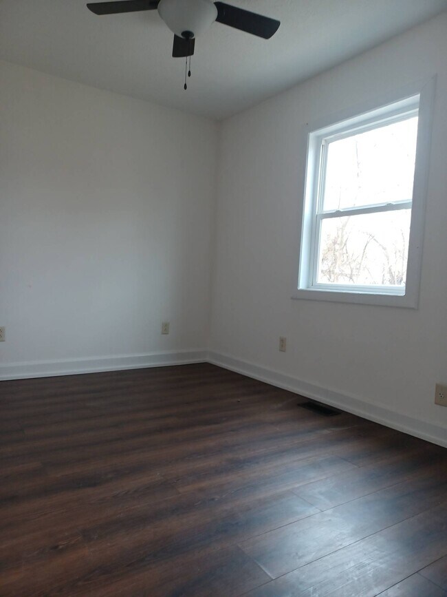 Building Photo - 3128 N Keystone Ave