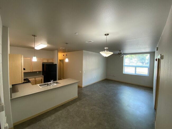 Building Photo - Historic Apartments On 4th