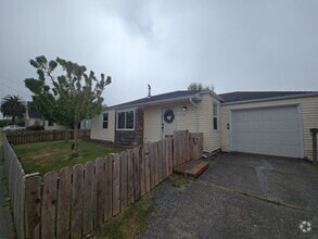 Building Photo - Beautifully designed 2-BR home located nea...
