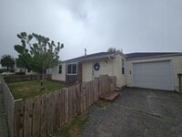 Building Photo - Beautifully designed 2-BR home located nea...