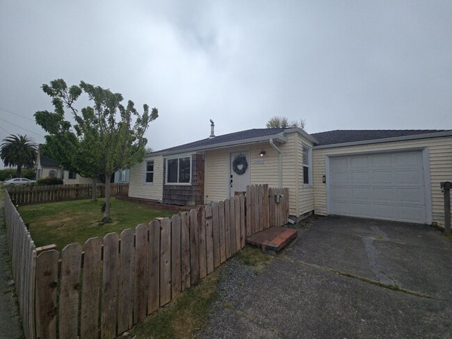 Primary Photo - Beautifully designed 2-BR home located nea...