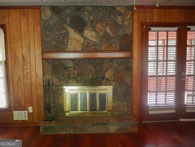 Building Photo - 6451 Edenfield Dr