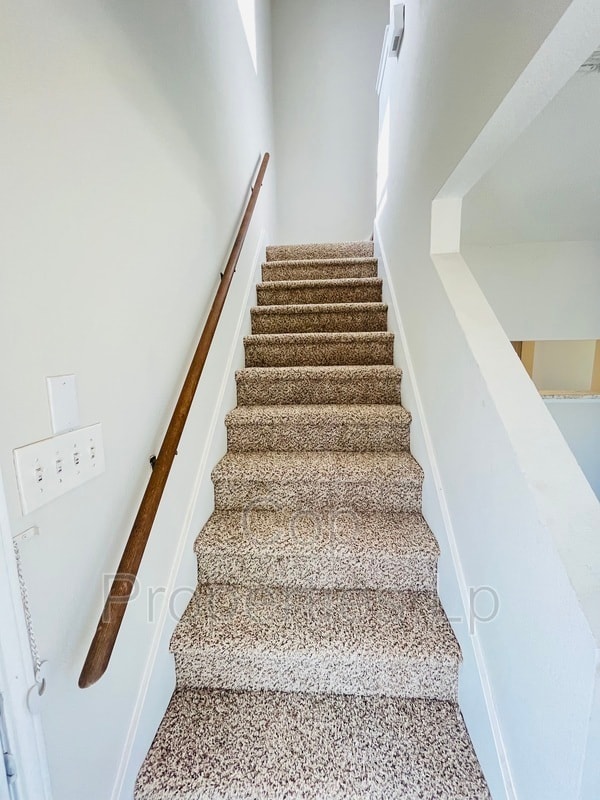 Building Photo - 6319 Waddesdon Wood