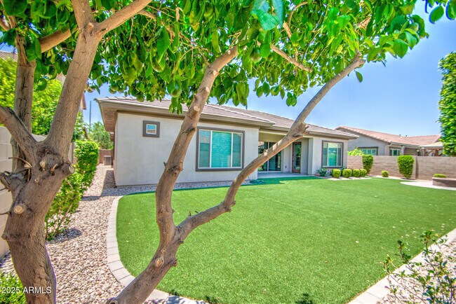 Building Photo - 7128 E Posada Ave