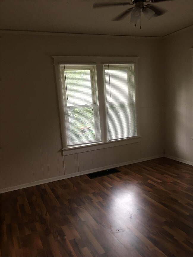 Building Photo - 1004 W Hill St
