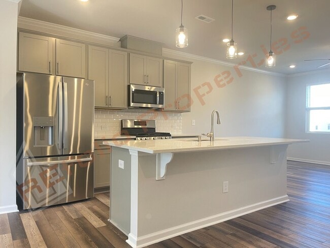Building Photo - Gorgeous 3 Bedroom 3.5 Bath Townhome with ...