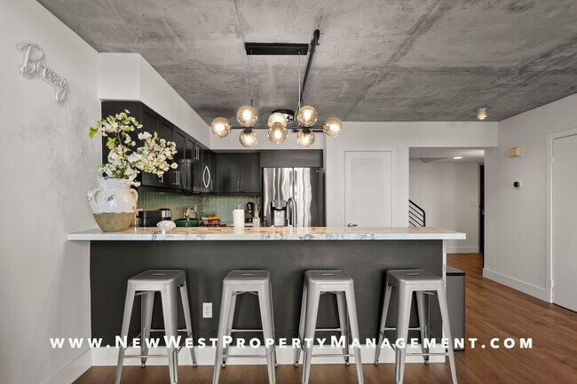 Building Photo - Spectacular Little Italy Loft at Doma, 2 Parking Spaces! Small Pet OK!