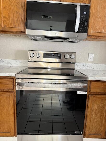 Building Photo - 2444 Summerfield Way
