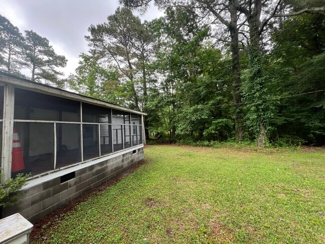Building Photo - 880 Kellogg Fork Rd