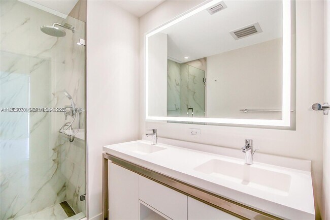 Building Photo - 2000 Metropica Wy