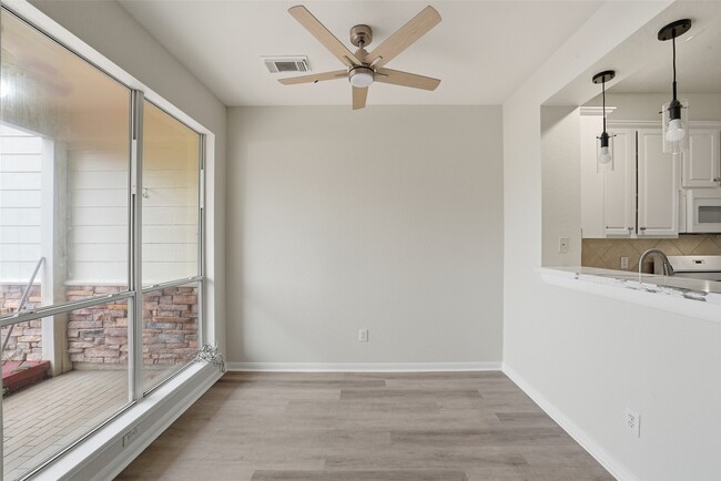 Building Photo - 2110 Ridge Wood Ln