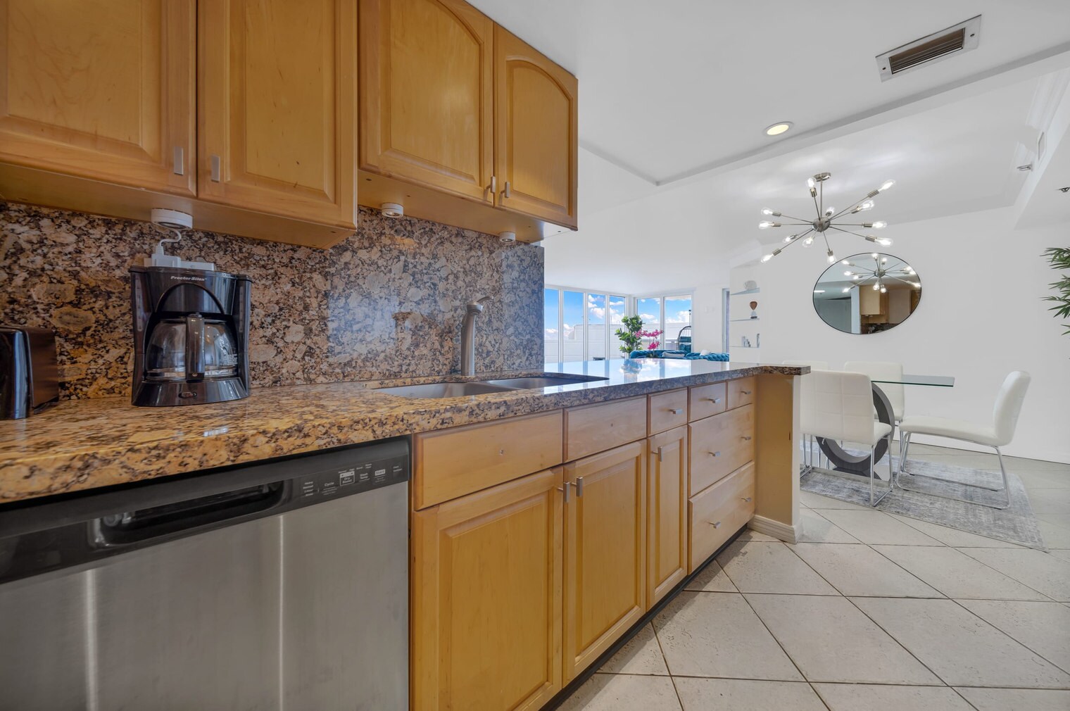 Building Photo - 1717 N Bayshore Dr