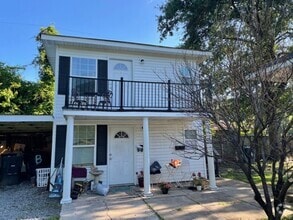 Building Photo - Great Studio Apartment in Highland