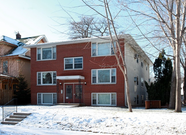 Building Photo - 2808 30th Ave S